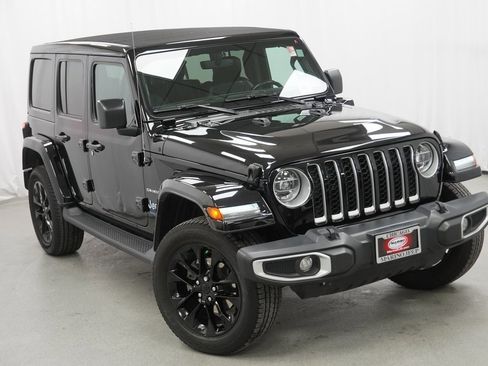 Certified 2021 Jeep Wrangler Unlimited Sahara w/ Cold Weather Group image 9