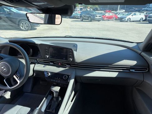 Used 2023 Hyundai Elantra SEL image 34