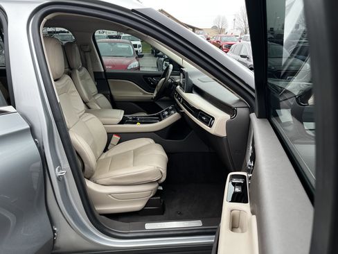 Used 2023 Lincoln Aviator Reserve w/ Equipment Group 201A image 13