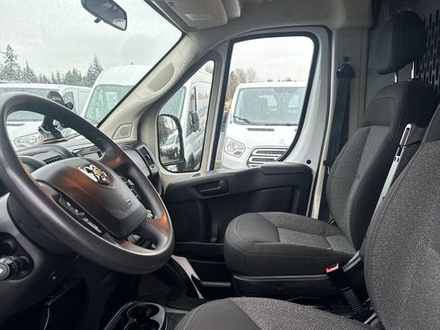 Used 2019 RAM ProMaster 2500 w/ Interior Convenience Group image 11