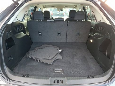 Used 2022 Ford Edge SE w/ Black Appearance Package image 26