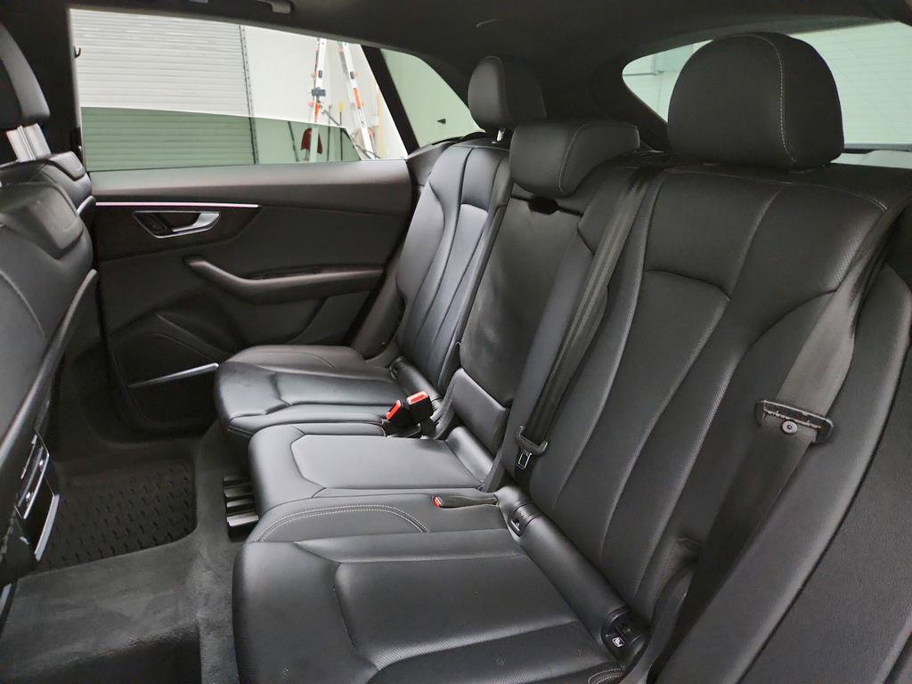 Used 2019 Audi Q8 Premium Plus w/ Premium Plus AWD/4WD image 25