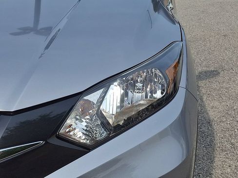 Used 2018 Honda HR-V EX image 9