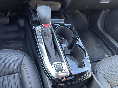 Used 2025 Chevrolet Trax RS w/ Sunroof Package image 12