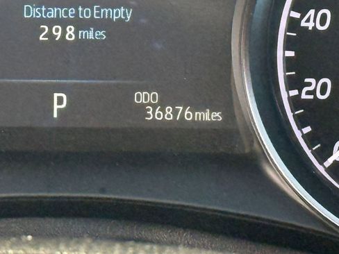 Used 2021 Toyota Camry SE w/ Cold Weather Package image 18