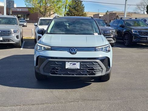 Used 2026 Volkswagen Taos SE AWD/4WD image 3