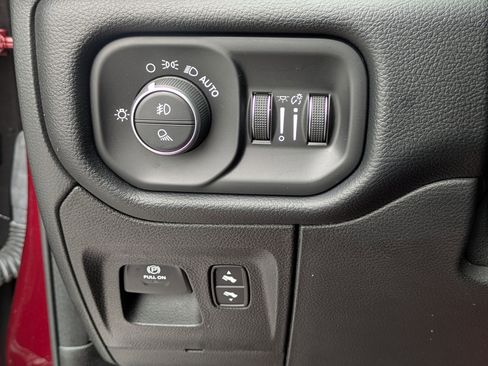 Used 2021 RAM 1500 Laramie image 21