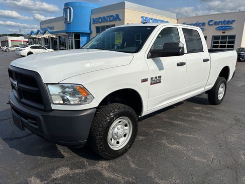 Used 2018 RAM 2500 Tradesman w/ Protection Group AWD/4WD image 4