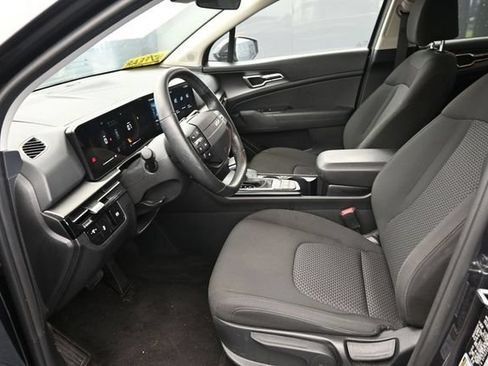 Used 2026 Kia Sportage LX FWD image 13