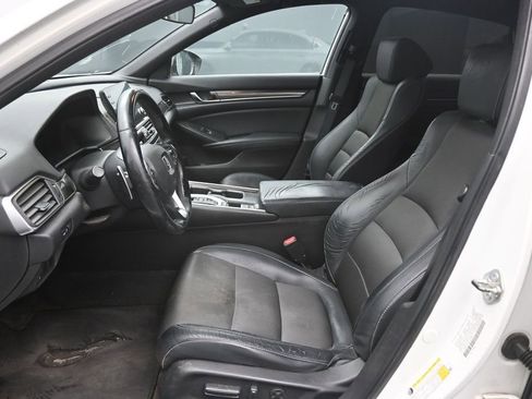 Used 2018 Honda Accord Sport image 18