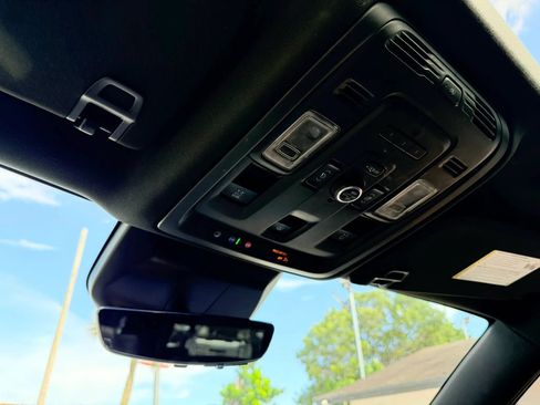 Used 2021 Cadillac Escalade Premium Luxury w/ LPO, Radiant Package AWD/4WD image 20