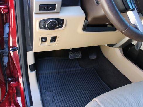 Used 2018 Ford F150 Lariat w/ Equipment Group 502A Luxury image 23