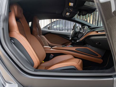 Used 2024 Lamborghini Revuelto AWD/4WD image 41