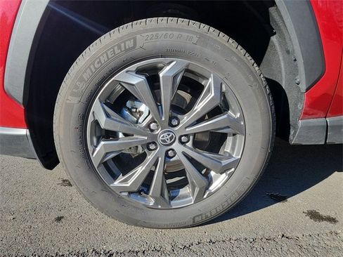 Used 2025 Toyota RAV4 XLE Premium image 33