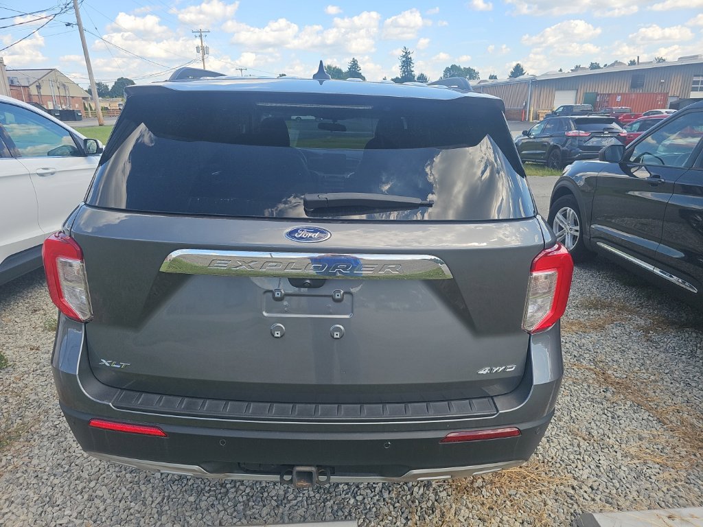 Used 2023 Ford Explorer XLT w/ Equipment Group 202A AWD/4WD image 10