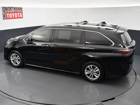 Used 2024 Toyota Sienna Limited AWD/4WD image 28