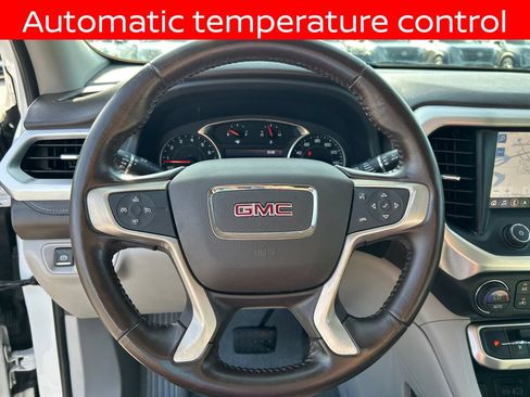 Used 2020 GMC Acadia SLT w/ LPO, Floor Liner Package FWD image 23
