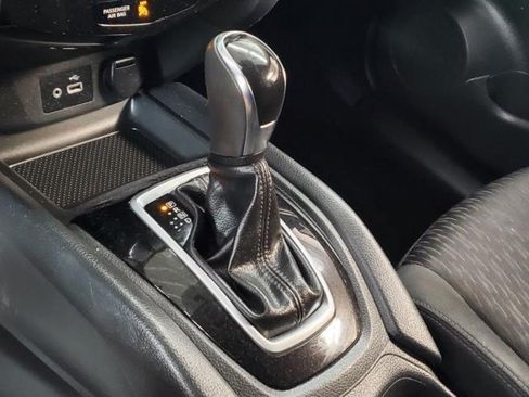 Used 2018 Nissan Rogue S AWD/4WD image 23