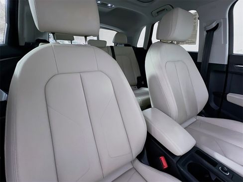 Used 2022 Audi Q3 2.0T Premium image 24