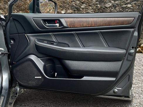 Used 2018 Subaru Outback 2.5i Limited image 19