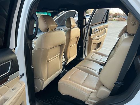Used 2016 Ford Explorer Limited image 8