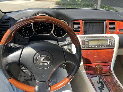 Used 2007 Lexus SC 430 Convertible image 8