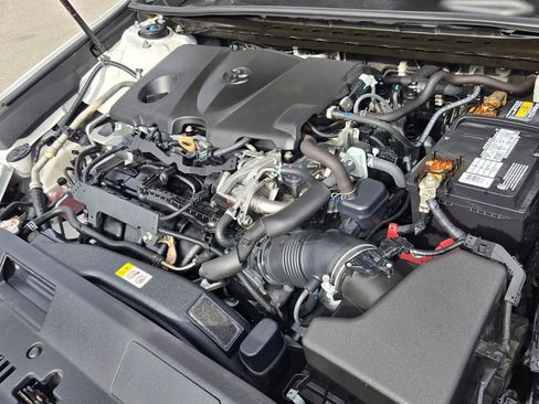 Used 2019 Toyota Camry SE w/ Convenience Package image 18