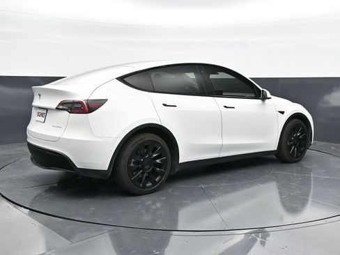Used 2021 Tesla Model Y Long Range AWD/4WD image 2