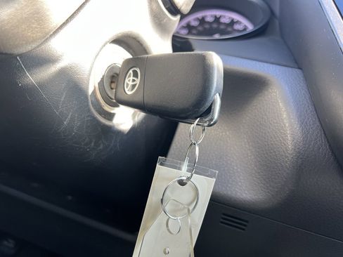 Used 2022 Toyota Camry SE image 35