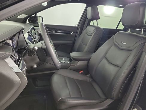 Used 2023 Cadillac XT6 Premium Luxury w/ Technology Package FWD image 17