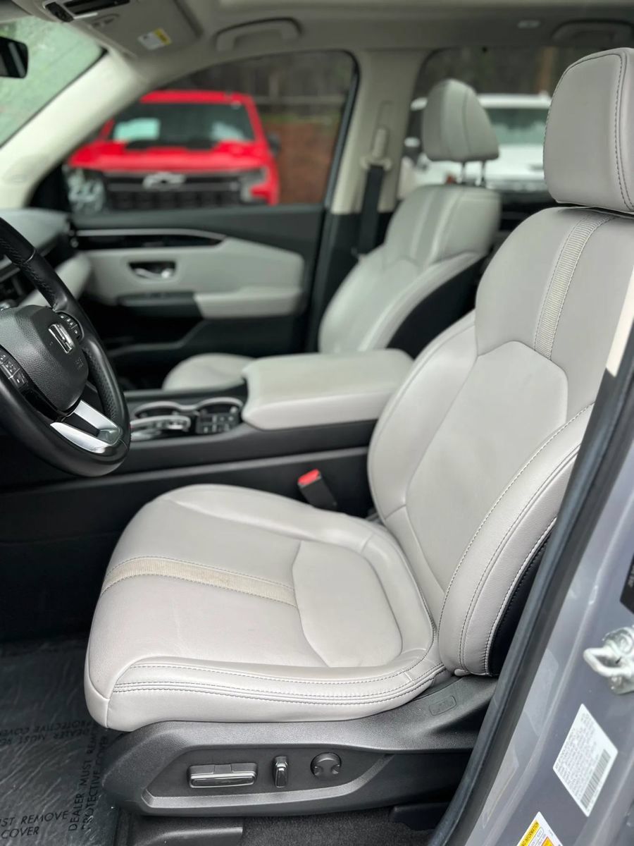 Used 2025 Honda Pilot Touring image 14