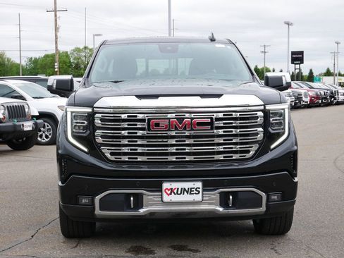 Used 2022 GMC Sierra 1500 Denali w/ Denali Reserve Package AWD/4WD image 2