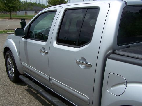 Used 2019 Nissan Frontier SL image 26