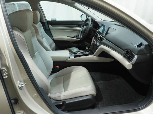 Used 2019 Honda Accord LX image 11