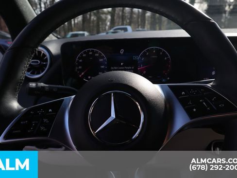 Used 2025 Mercedes-Benz GLA 250 4MATIC image 31