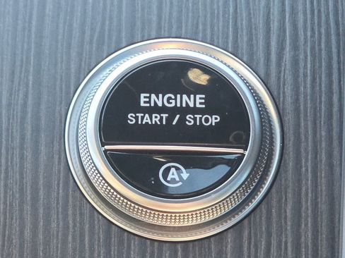 Used 2026 Mercedes-Benz GLC 300 4MATIC image 35