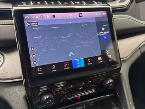 Used 2023 Jeep Grand Cherokee 4WD 4xe w/ Luxury Tech Group II image 10
