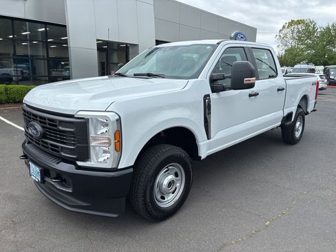 Used 2024 Ford F350 4x4 Crew Cab Super Duty image 3