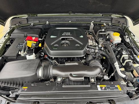 Used 2021 Jeep Wrangler Unlimited Sahara image 11