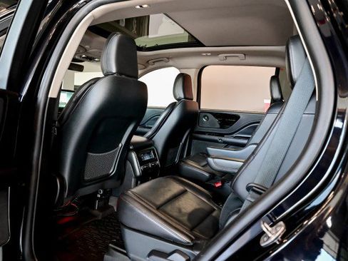 Used 2022 Lincoln Aviator Grand Touring w/ Elements Package Plus AWD/4WD image 18