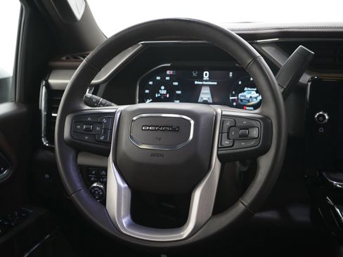 Used 2025 GMC Sierra 2500 Denali w/ Technology Package AWD/4WD image 17