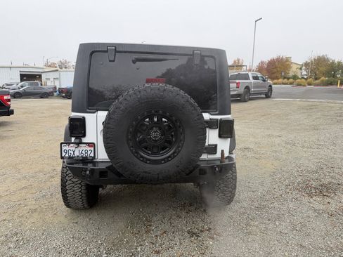 Used 2018 Jeep Wrangler Unlimited Sport S image 4