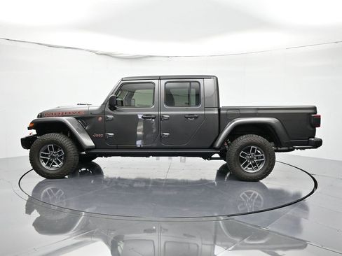 New 2025 Jeep Gladiator Mojave image 9