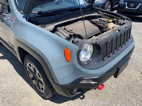 Used 2016 Jeep Renegade Trailhawk AWD/4WD image 25