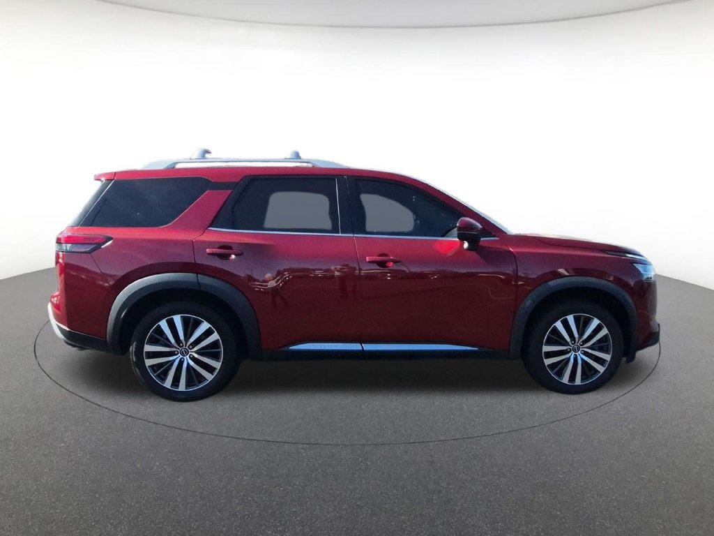 Used 2022 Nissan Pathfinder Platinum w/ Cargo Package FWD image 4