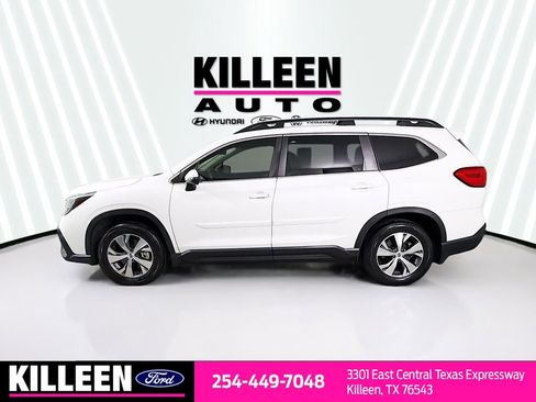 Used 2023 Subaru Ascent Premium w/ Convenience Package image 4