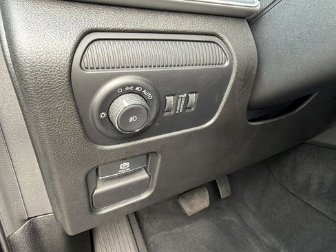 Certified 2025 Jeep Wagoneer 4WD w/ Convenience Group I image 28