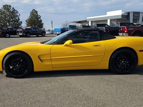 Used 2004 Chevrolet Corvette Base w/ Preferred Equipment Group image 9