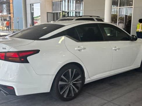 Used 2019 Nissan Altima 2.5 SR FWD image 4