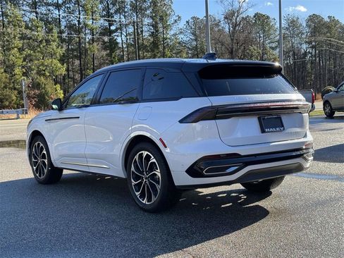 Used 2024 Lincoln Nautilus Reserve image 23